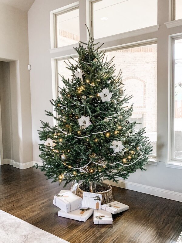 Classic White and Gold Christmas Tree