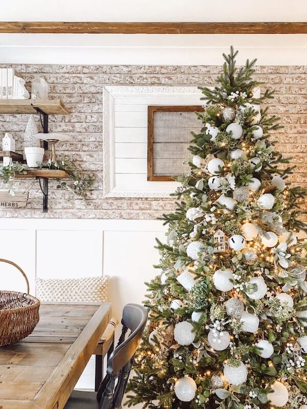 Neutral Farmhouse Christmas Tree
