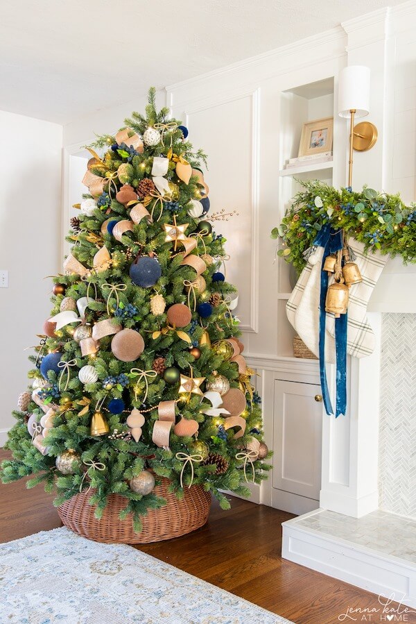 Navy and Gold Neutral Christmas Tree