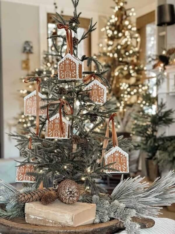 Gingerbread House Ornament Christmas Tree