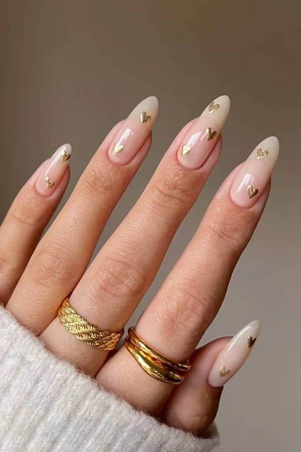 Minimalist Gold Heart Accent Nails