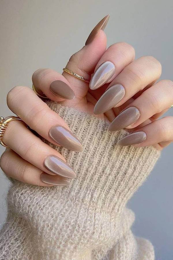 Soft Beige Cat Eye Nails