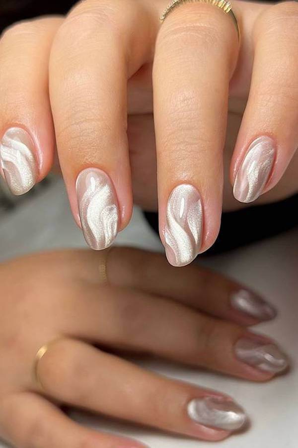 White Swirl Cat Eye Nails