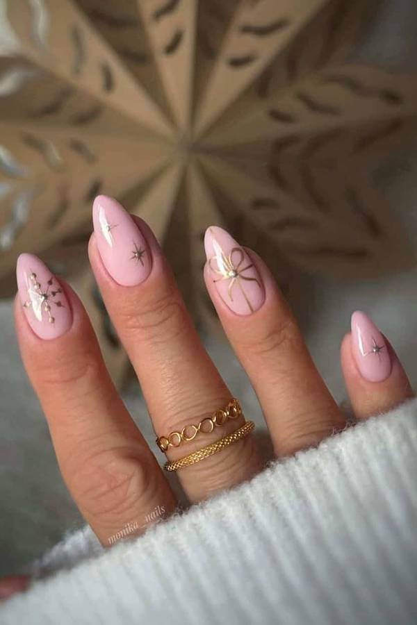 Nude Nails With Gold Christmas Art
