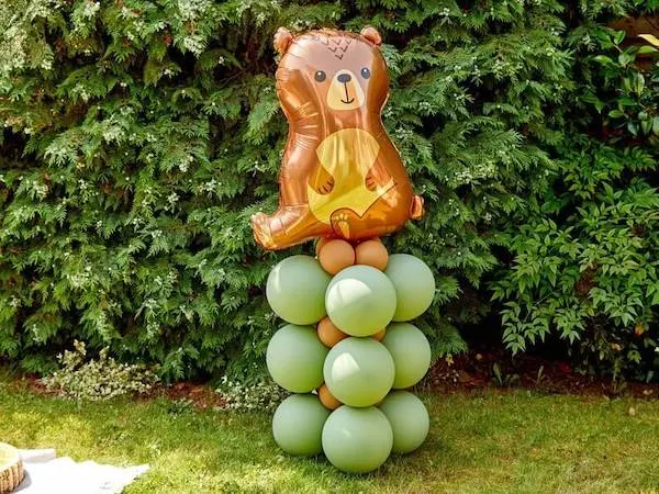 outdoor birthday balloon decoration