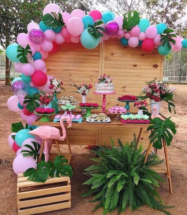 outdoor birthday balloon decoration