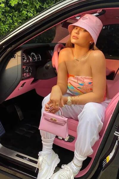 outfits with bucket hats