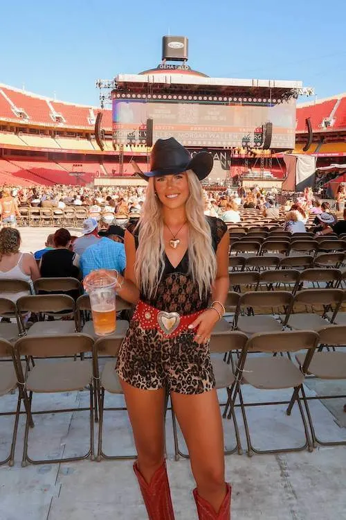 perfect summer cowgirl outfit