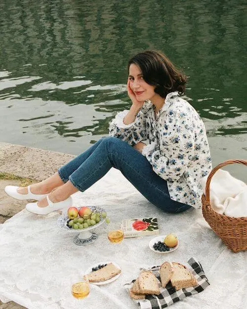 chic and cute picnic outfit ideas women