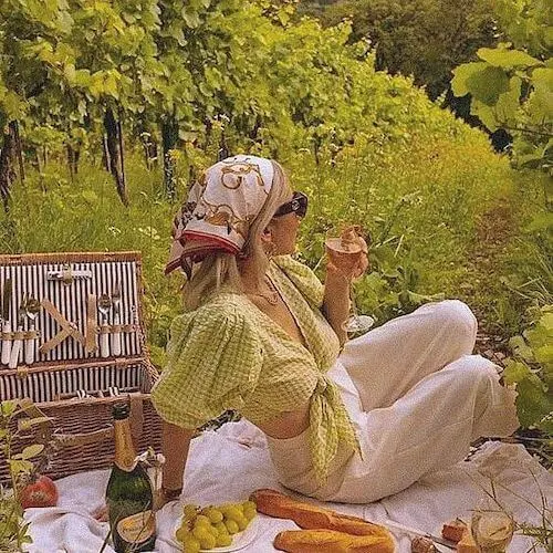 70+ Aesthetic & Cute Picnic Outfit Ideas [2024] What To Wear To A Picnic Girl Shares Tips