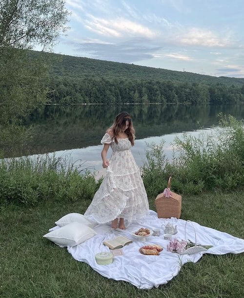 What To Wear To A Spring Picnic