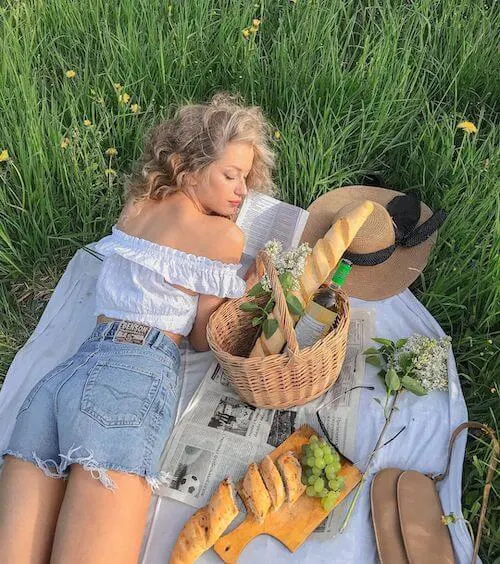 chic and cute picnic outfit ideas women