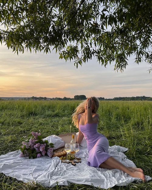 What To Wear To A Spring Picnic