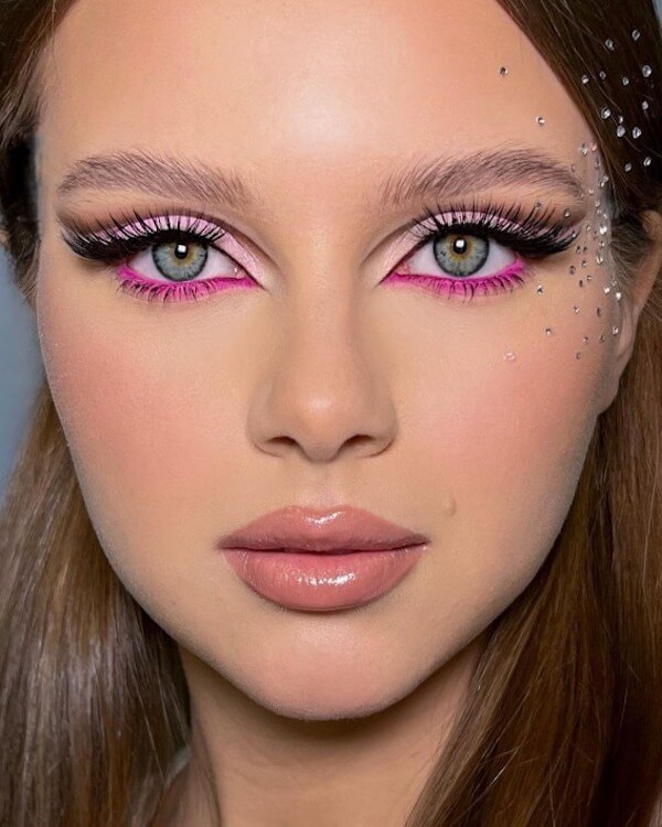 Pink Underliner Holiday Makeup