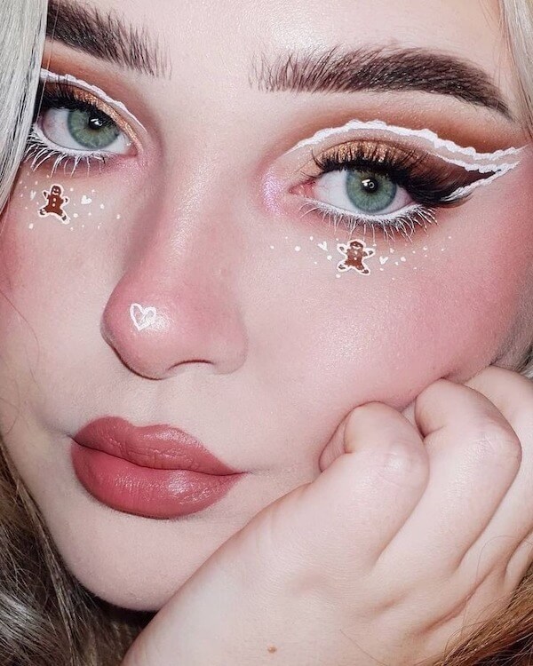 Gingerbread-Inspired Pink Makeup
