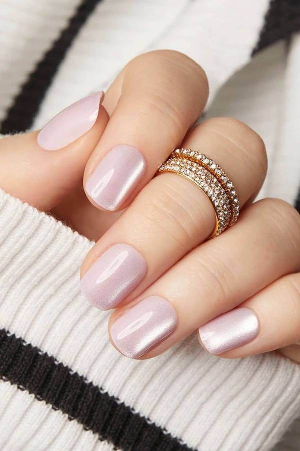 Soft Baby Pink Cat Eye Short Nails