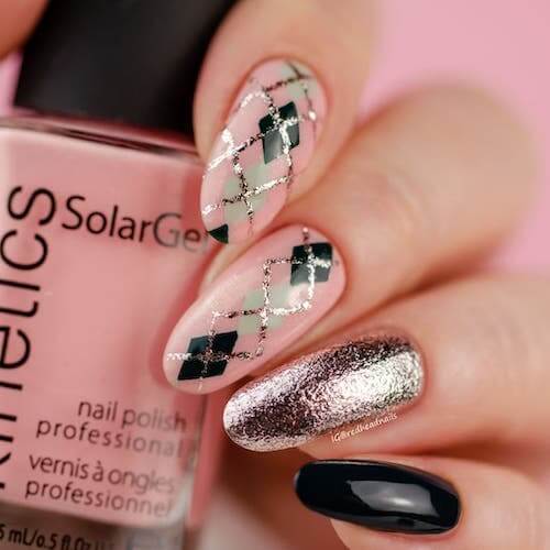 pink christmas nail ideas