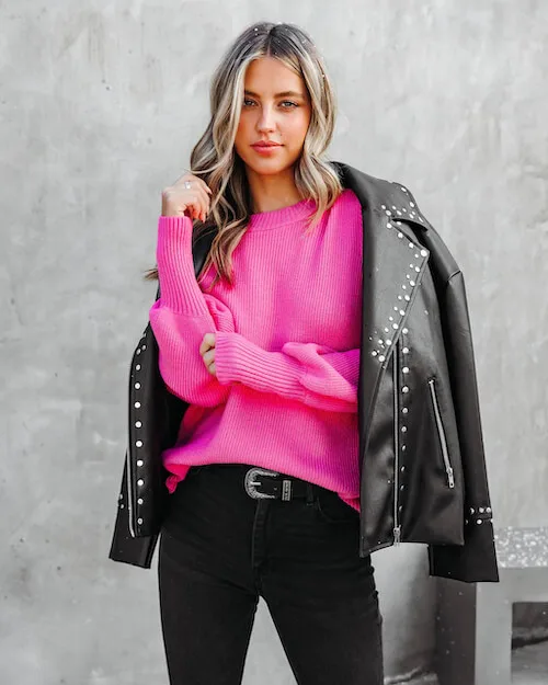 hot pink sweater outfit ideas