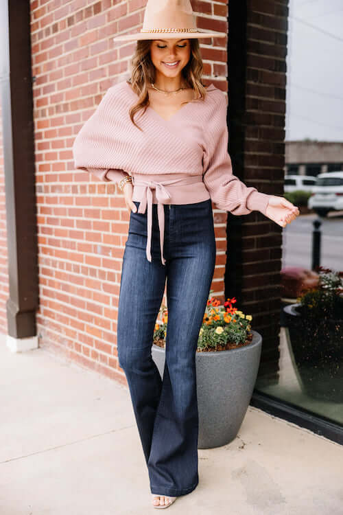 baby pink sweater outfit ideas