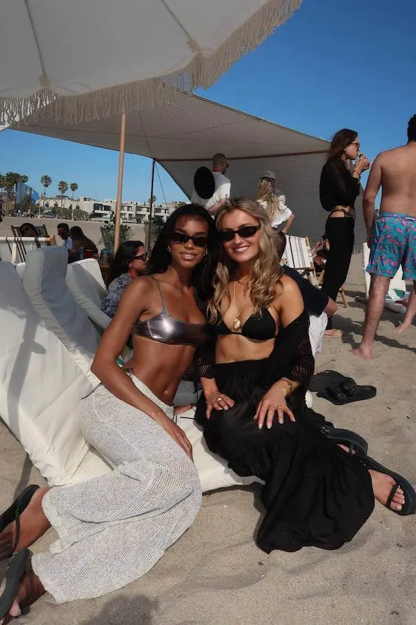 pool party outfit