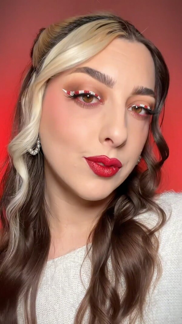 Peppermint Stripe Eyeliner Look