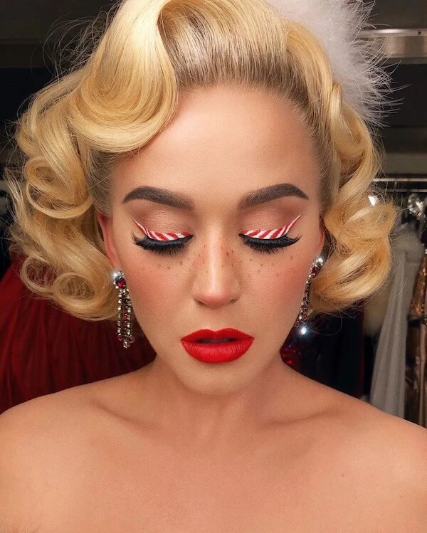 Peppermint Winged Eyeliner Makeup Idea