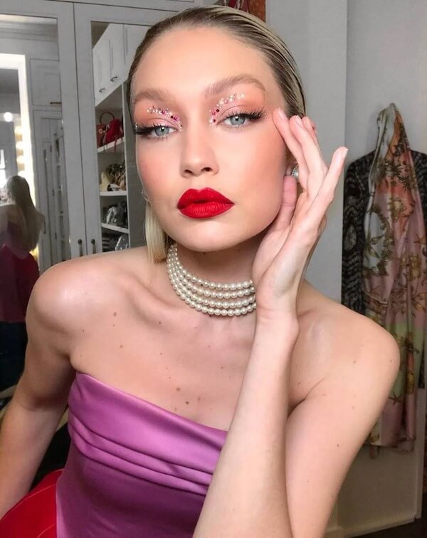 Sparkling Red Lips with Glitter Eyeshadow