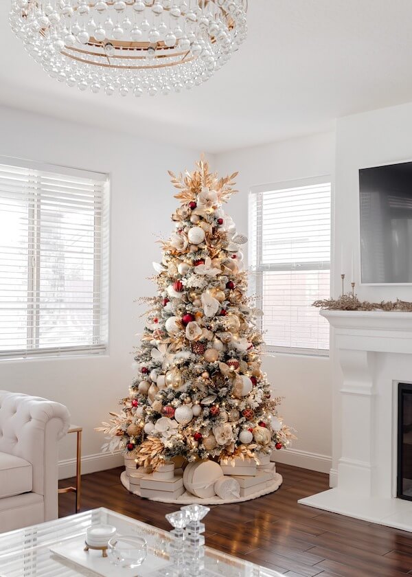 Elegant Red and Gold Christmas Tree with White and Gold Ornaments