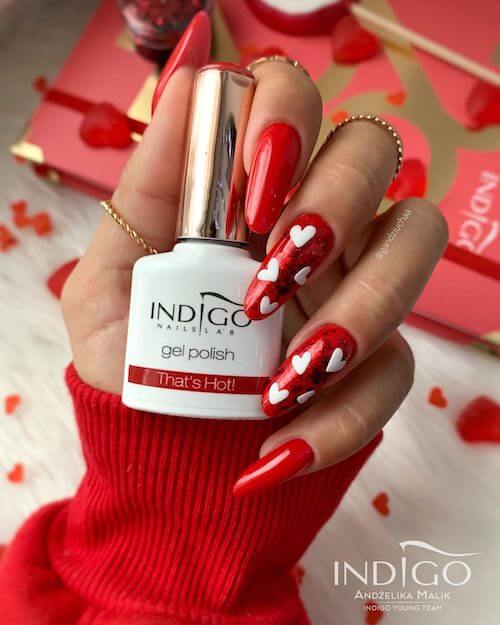 red Valentines Day nails ideas