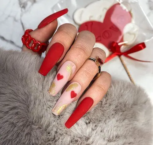 red Valentines Day nails ideas