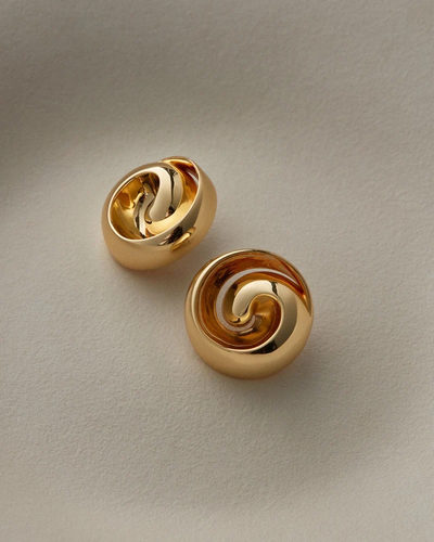 girl shares tips seasonal picks earrings