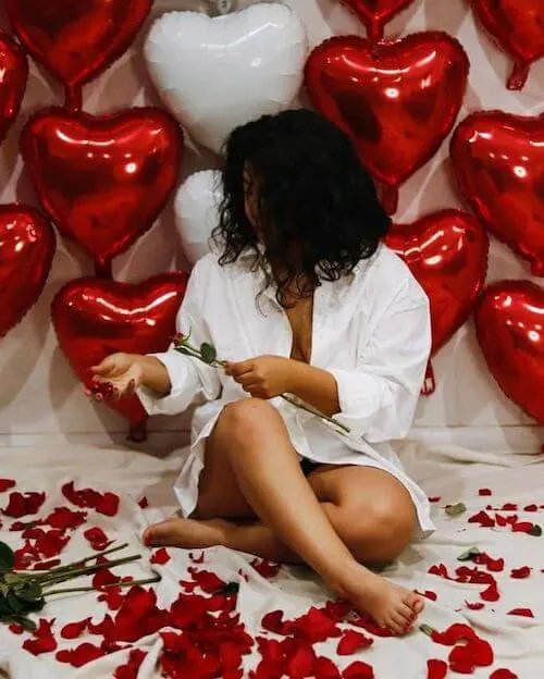 sexy Valentines Day photoshoot ideas