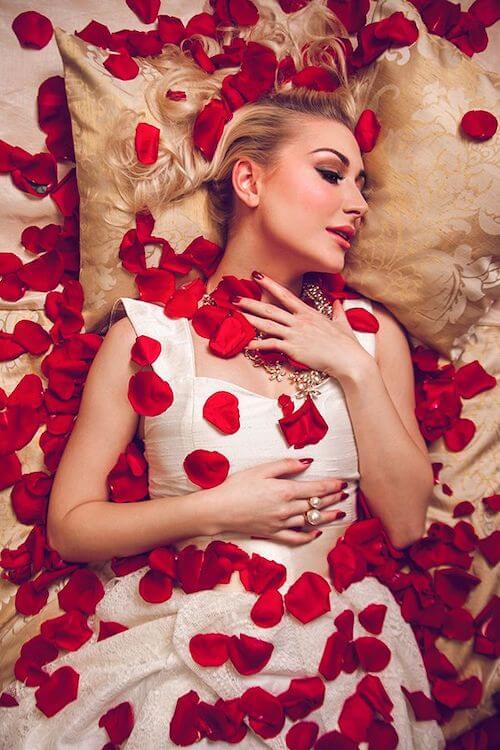 sexy Valentines Day photoshoot ideas