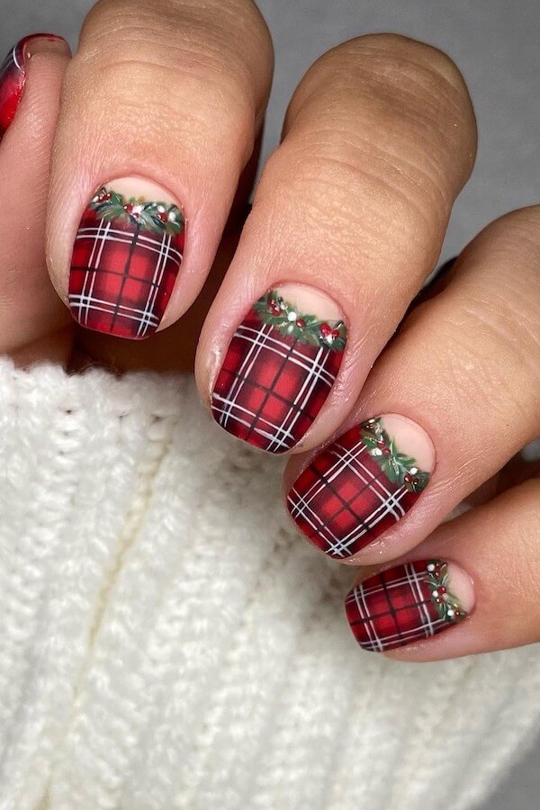 short Christmas nails