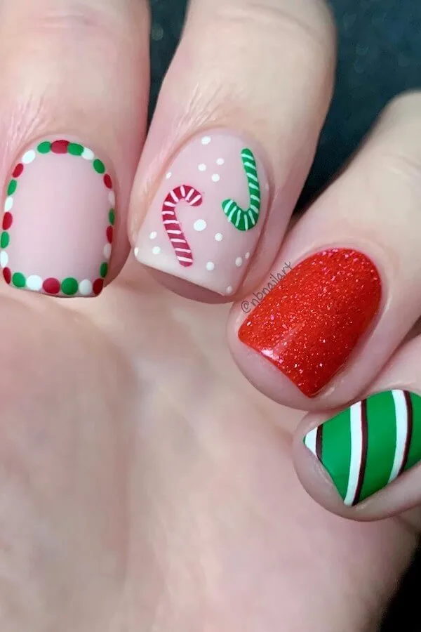 short Christmas nails