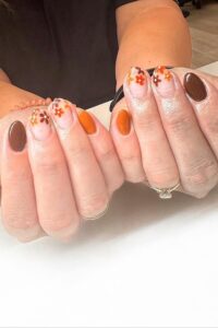 50+ Cute Short Thanksgiving Nails [2024] To Celebrate Thanksgiving In