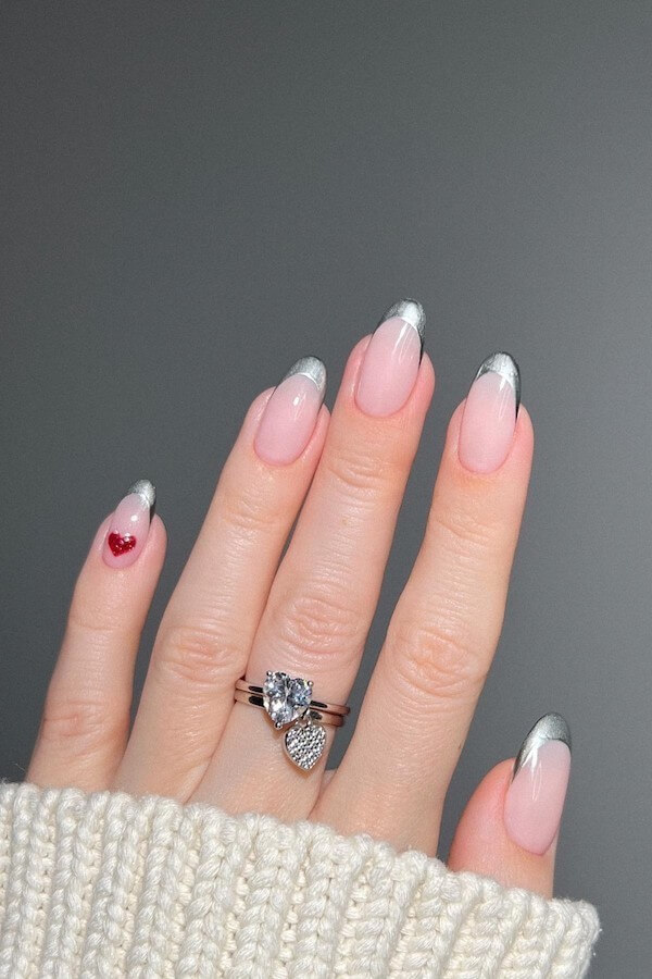 short Valentines Day nails