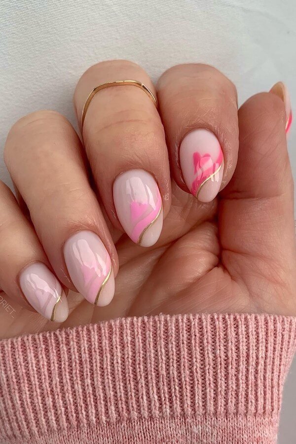 short Valentines Day nails