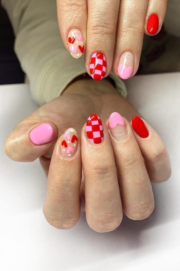 short Valentines Day nails