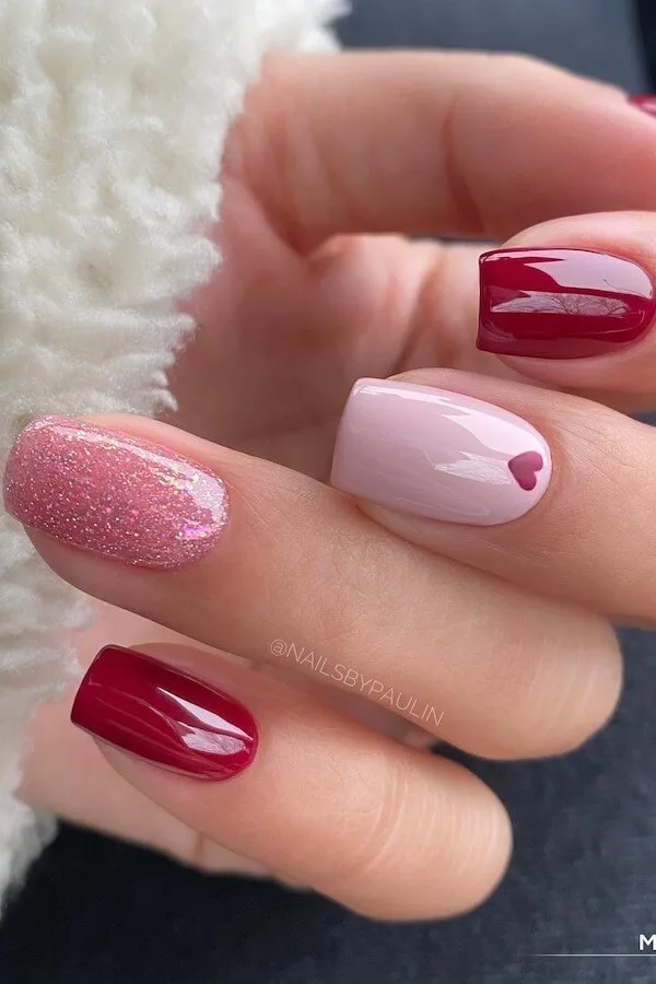 short Valentines Day nails