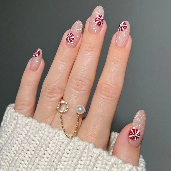 Glittery Peppermint Swirl Short Nails