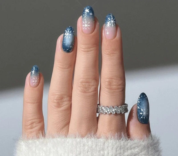 Blue Sparkling Winter Night Short Nails