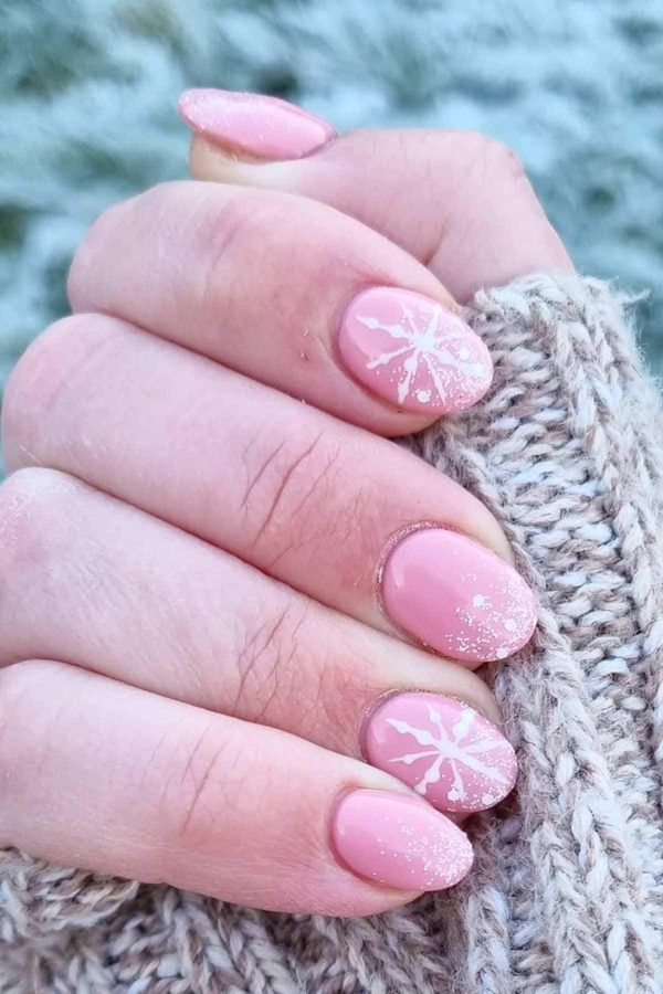 Pink Snowflake Short Nails for a Soft Holiday Look