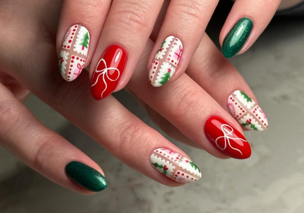 Holiday Gift Wrap Nails on Short Lengths