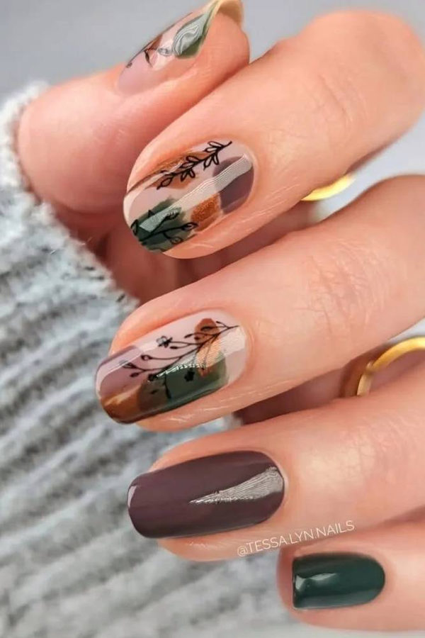 Earthy Leaf Art Short Nails