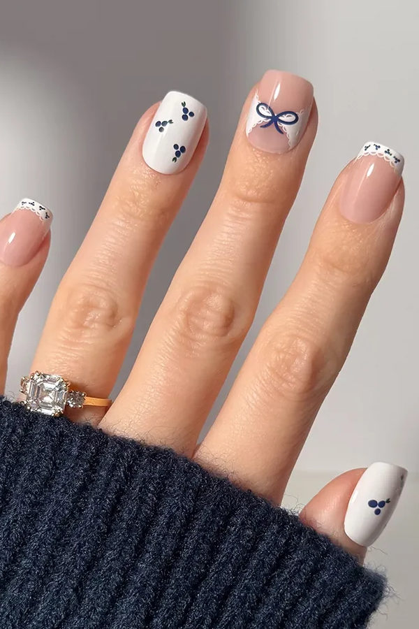Minimal Navy Bow Short Nails