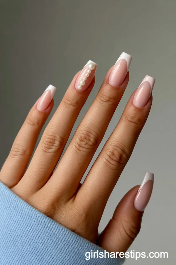 Short Nude Coffin Nails with Subtle 3D Pearl Accent
