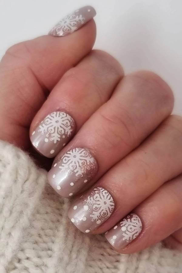 Neutral Snowflake Nails
