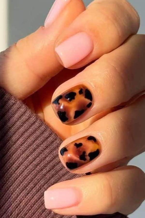 Tortoise Shell Accent with Nude Nails