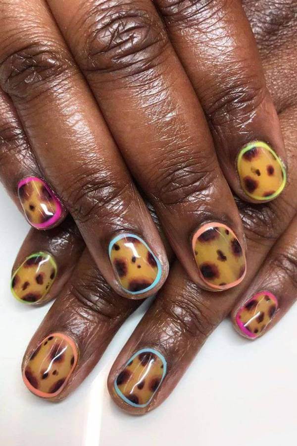 Colorful Tortoise Shell Outline Nails
